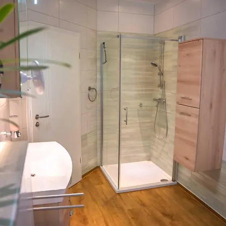 Seeblick Apartment *