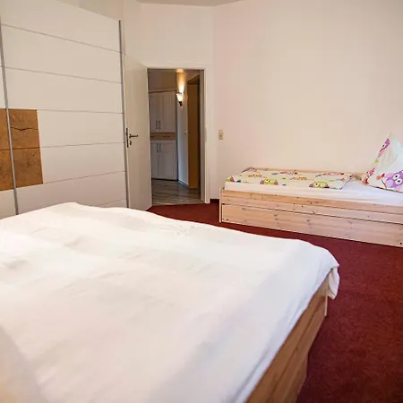 Seeblick Apartment *